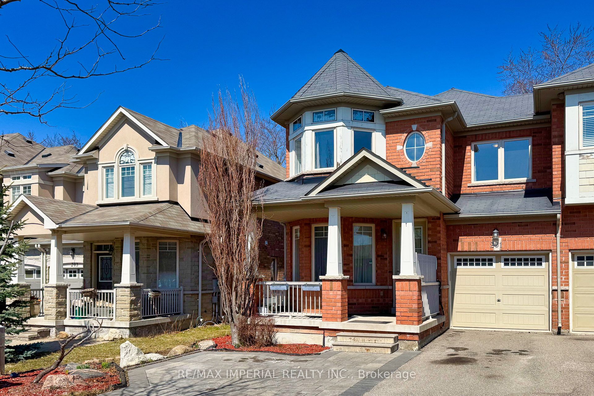 Additional image 3 of 201 Shirrick Drive, Richmond Hill, ON, L4E 4Y4