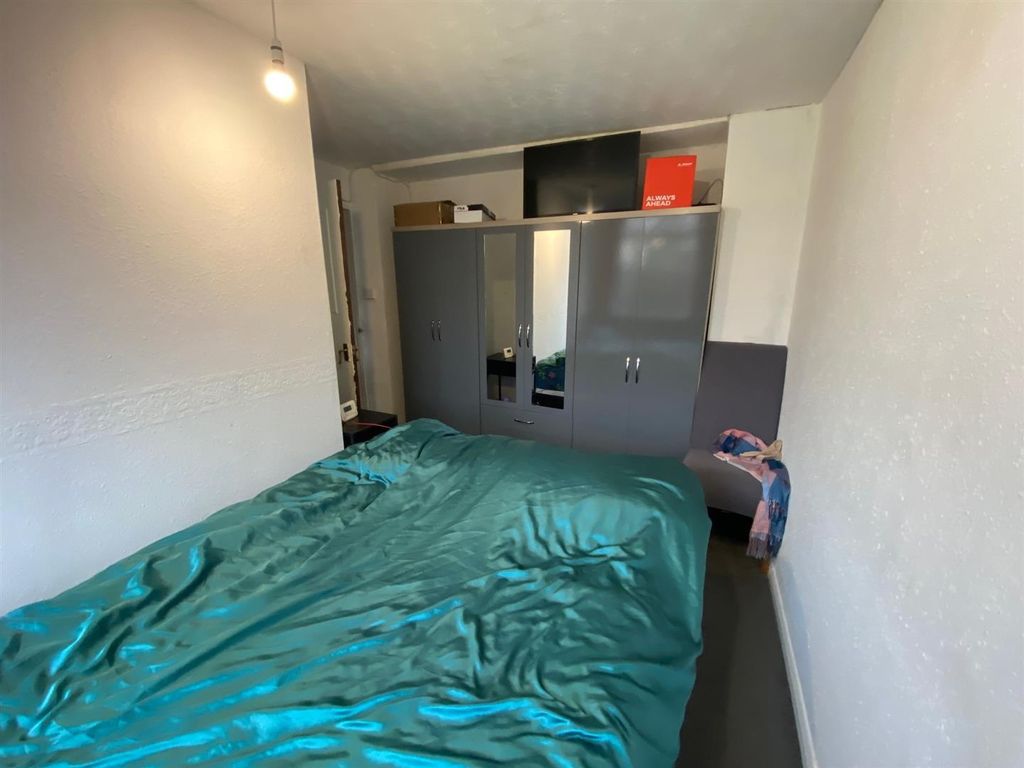 Additional image 9 of 1 bed flat for saleFirst Avenue, Dagenham RM10