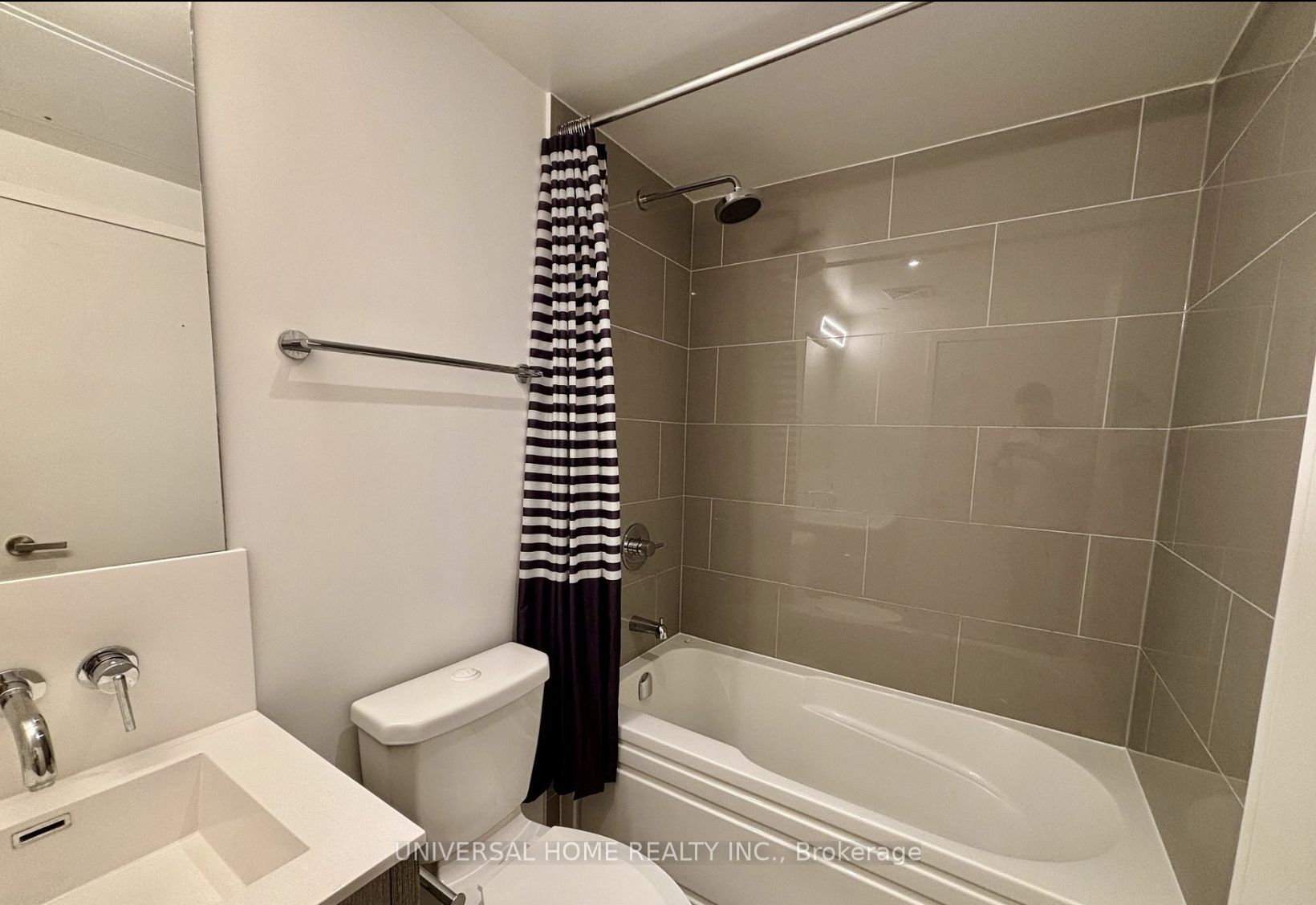 Additional image 5 of 5803-88 Harbour Street, Toronto, ON, M5J 0C3