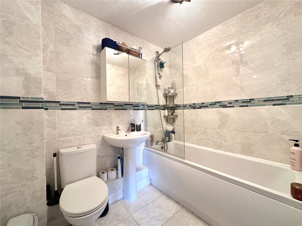 Additional image 12 of 2 bed flat for saleThe Orkneys, 3 Salisbury Road, Blandford Forum, Dorset DT11