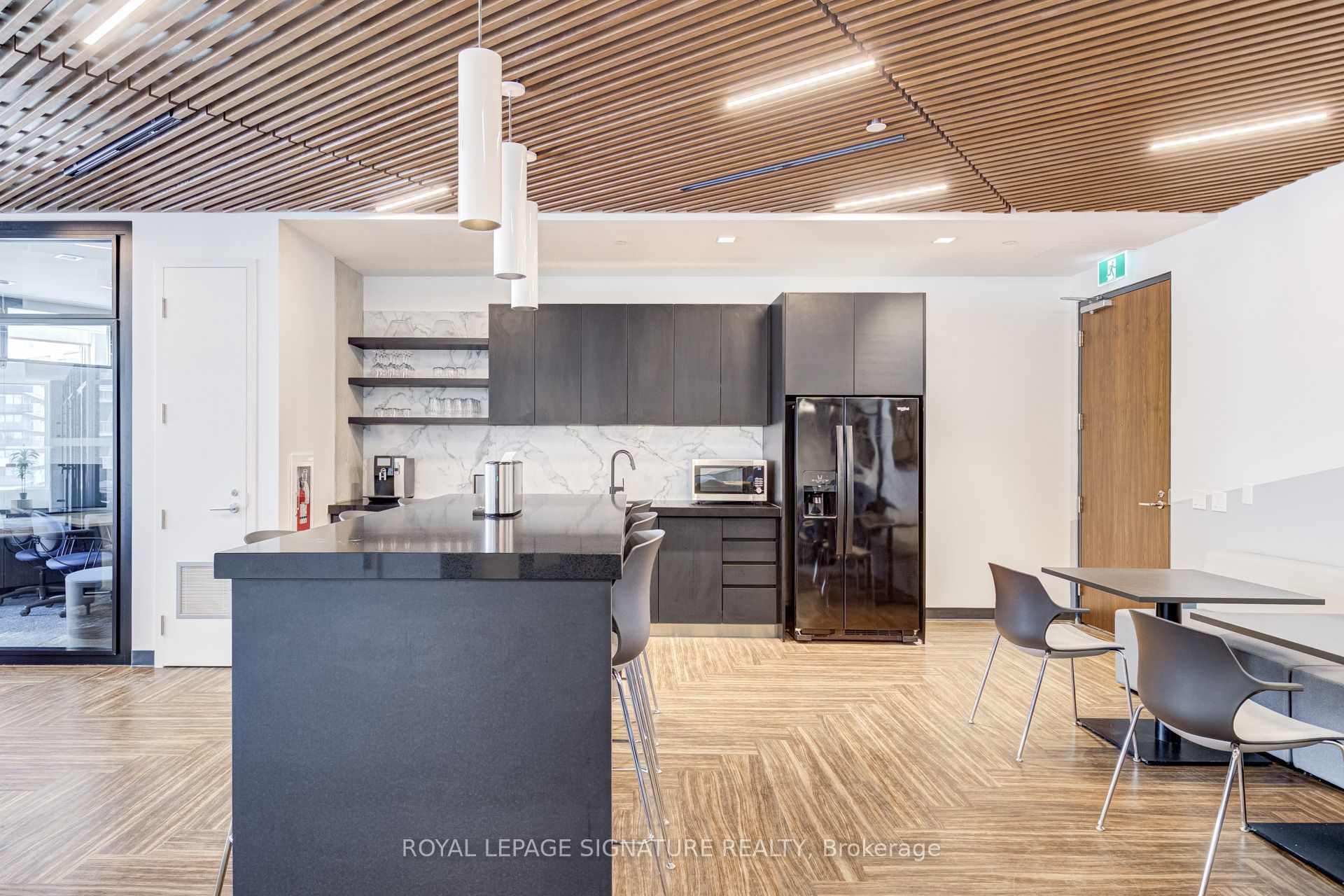 Additional image 2 of 1300-130 Queens Quay E, Toronto, ON, M5A 3Y5