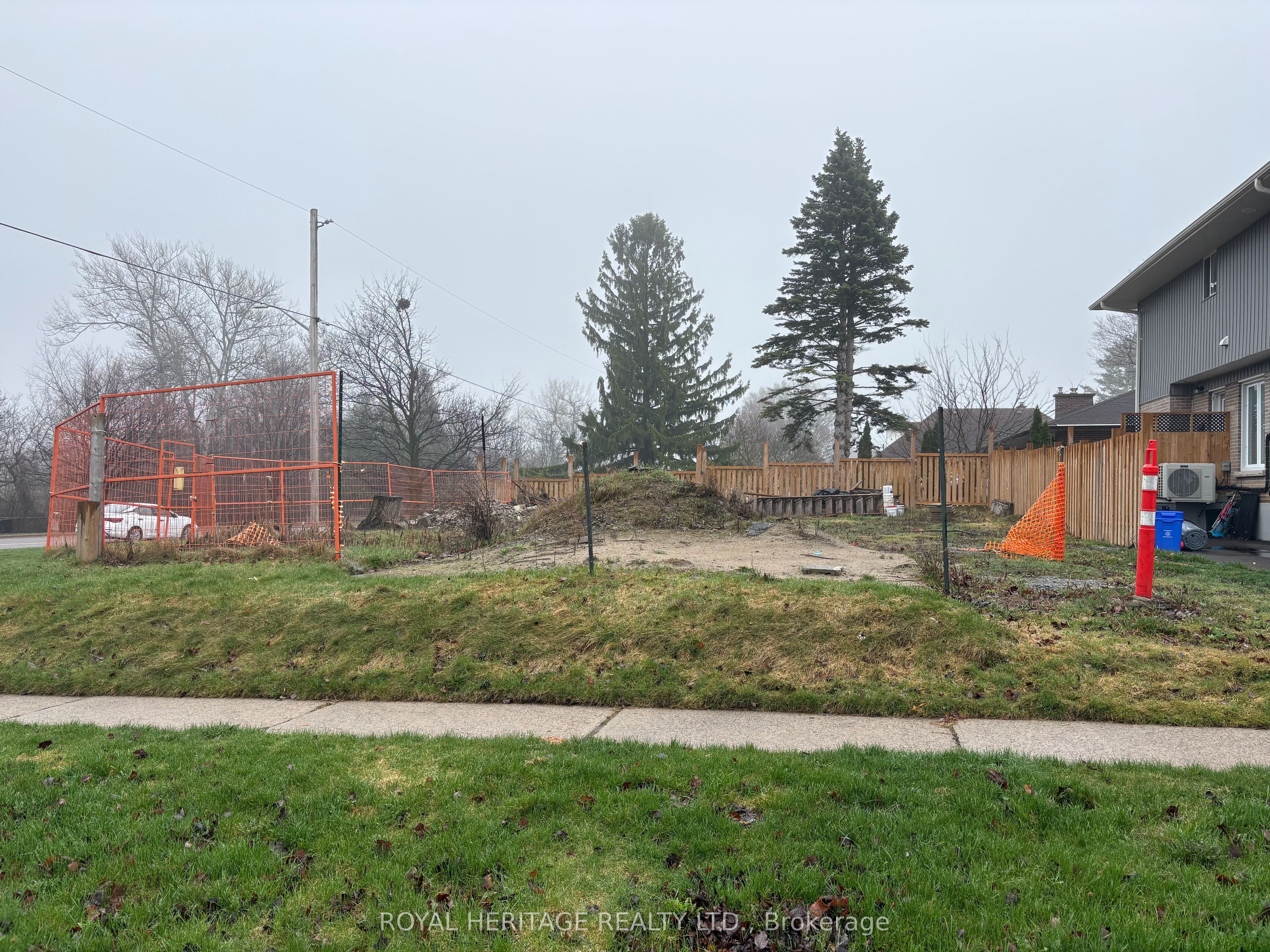 275 Humber Avenue, Oshawa, ON, L1J 2T3