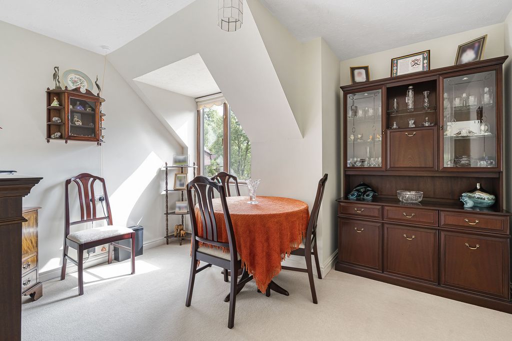 Additional image 5 of 2 bed flat for saleKings End, Bicester OX26