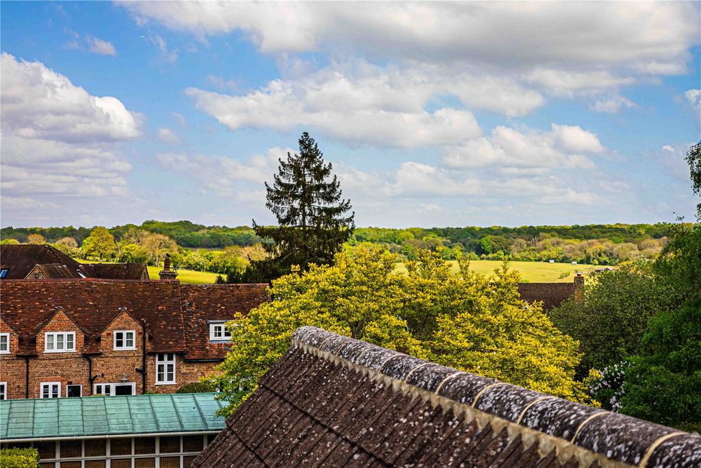 Additional image 20 of 5 bed detached house for saleCastle Gateway, Berkhamsted, Hertfordshire HP4