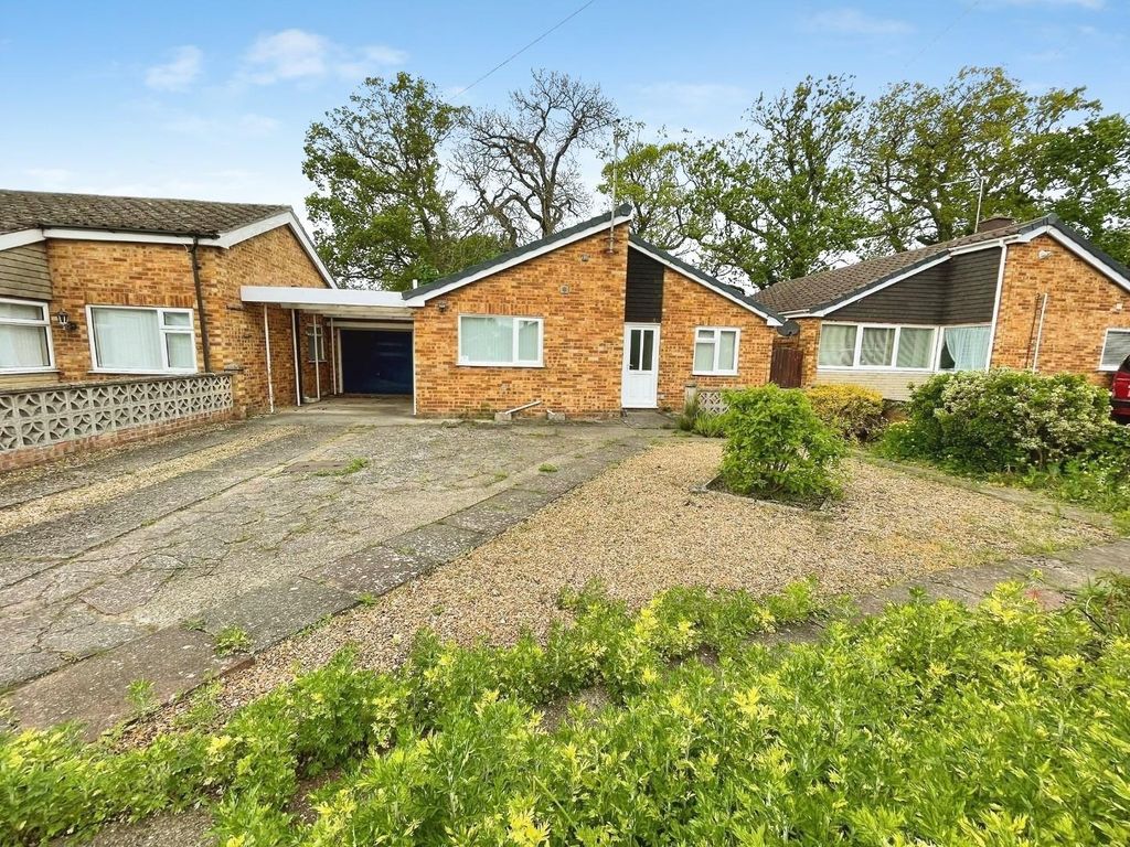 2 bed detached bungalow for salePinewood Drive, Brandon IP27