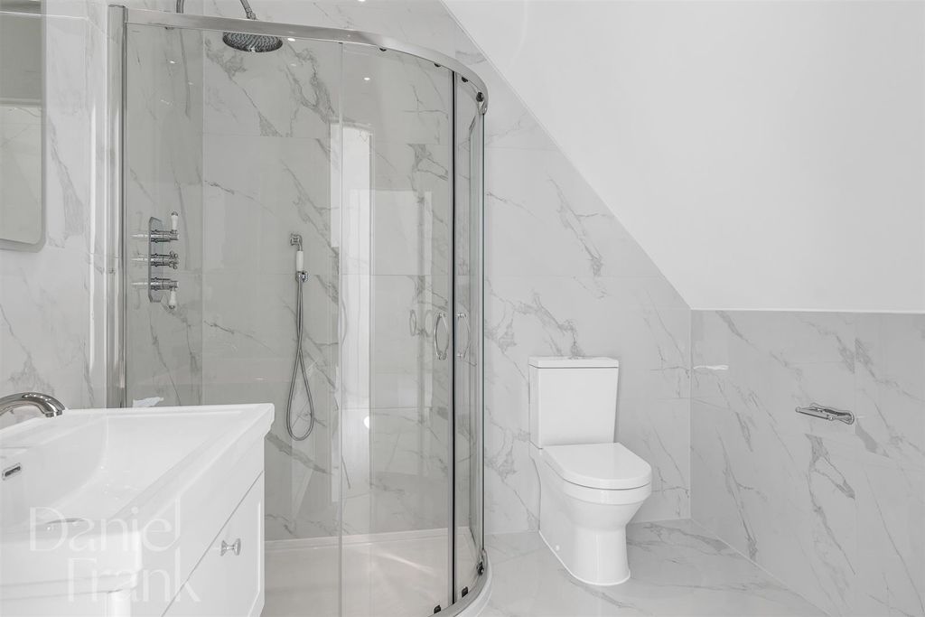 Additional image 34 of 5 bed semi-detached house for salePalmerston Road, Buckhurst Hill IG9