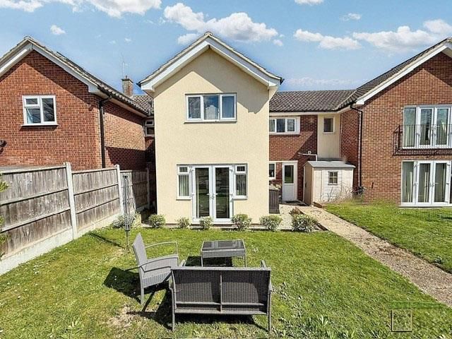 2 bed maisonette for saleLangham Crescent, Billericay CM12