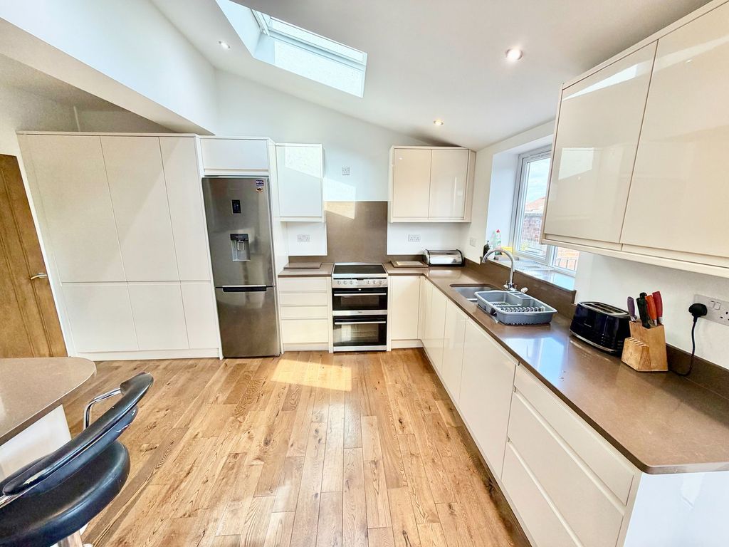 Additional image 6 of 4 bed semi-detached house for saleSt. Georges Avenue, Kingsbury, London NW9
