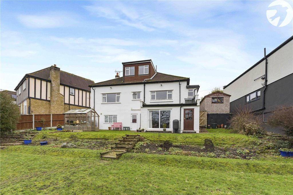 3 bed bungalow for saleHill Crescent, Bexley, Kent DA5