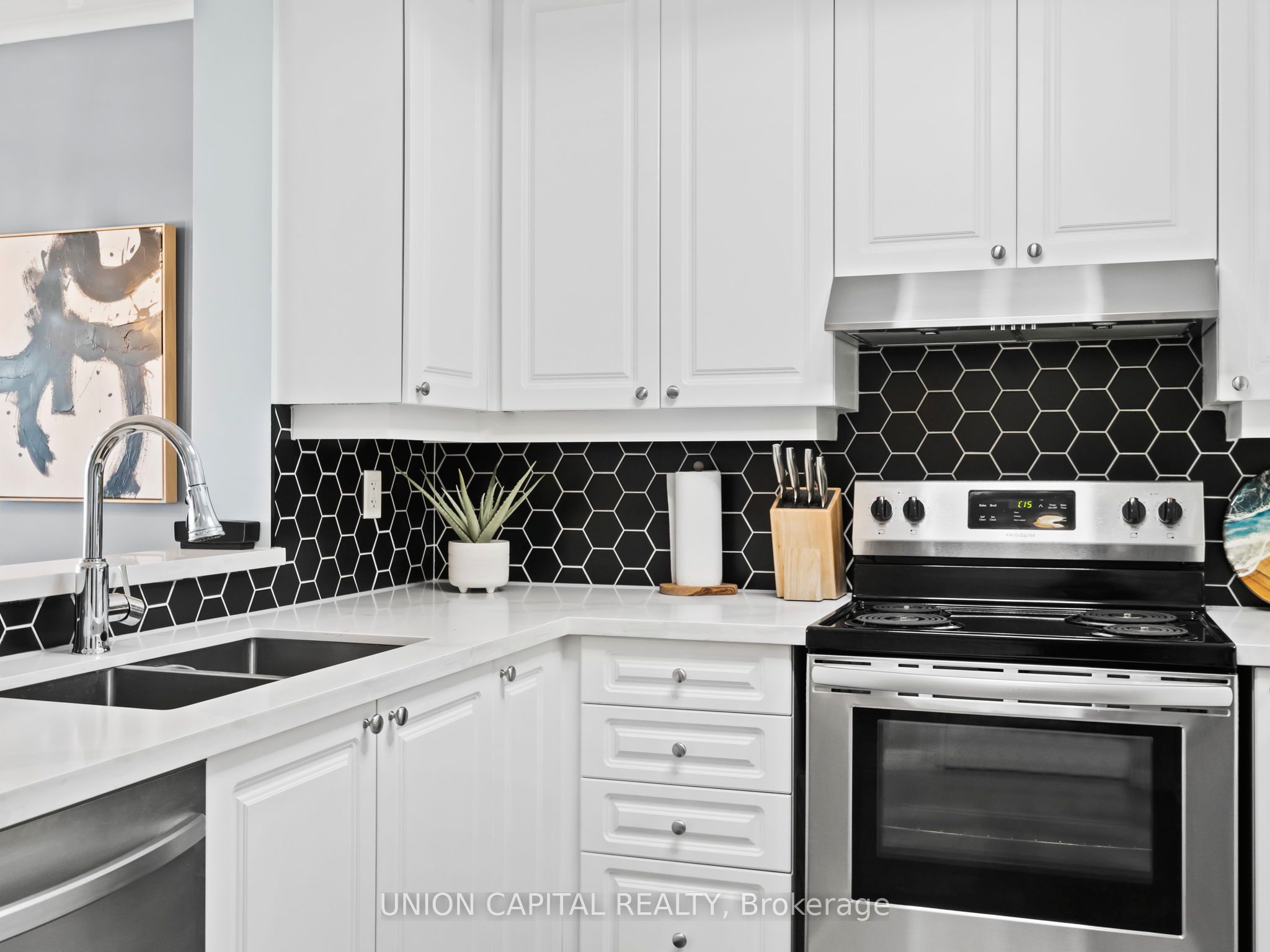 Additional image 3 of PH918-3650 Kingston Road, Toronto, ON, M1M 3X9