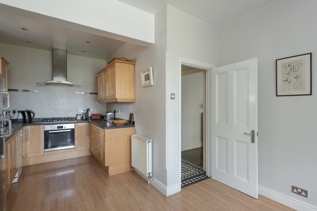 Additional image 7 of 5 bed detached house for saleBeverley Crescent, Bedford, Bedfordshire MK40