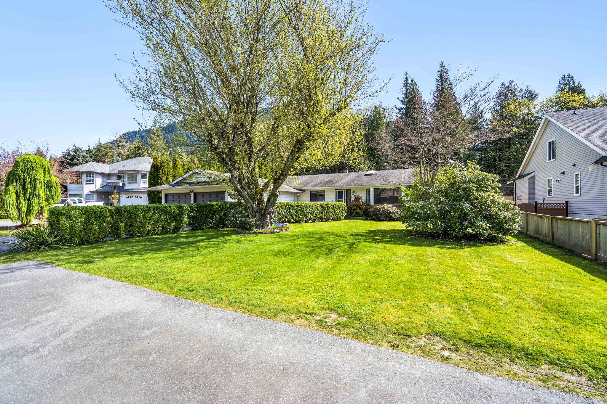 831 Myng Crescent, Harrison Hot Springs, BC, V0M 1K0