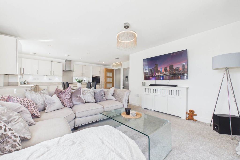 Additional image 7 of 1 bed flat for saleHollybush Lane, Port Glasgow PA14