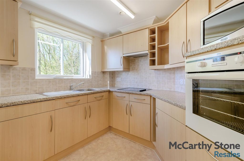 Additional image 9 of 1 bed flat for saleSt Rumbolds Court, Buckingham Road, Brackley NN13