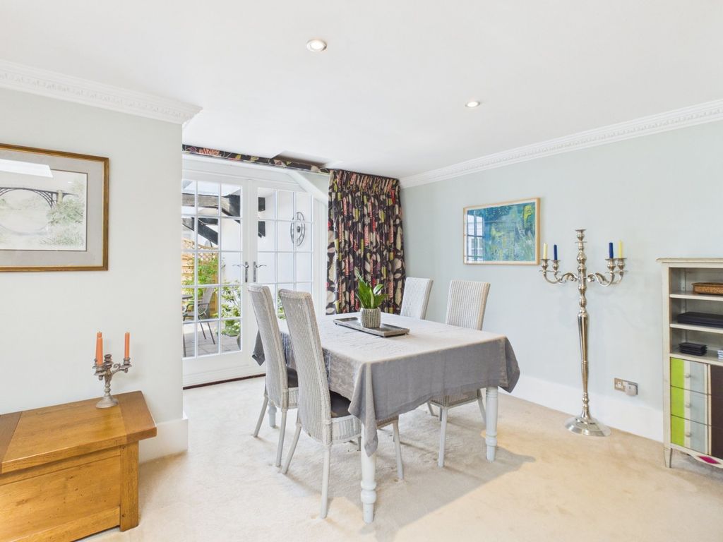 Additional image 3 of 3 bed flat for saleMissenden Road, Amersham, Buckinghamshire HP7