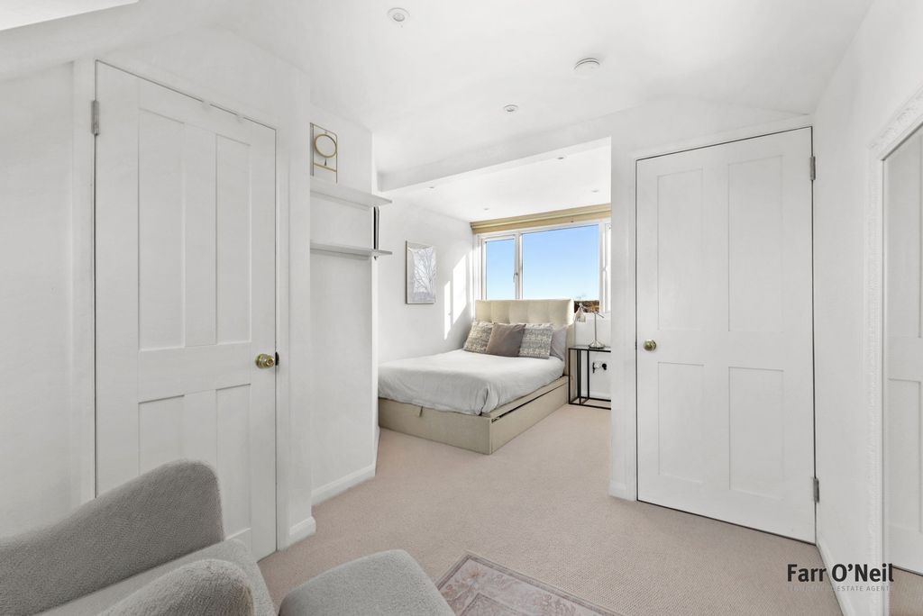 Additional image 27 of 4 bed semi-detached house for saleRussell Road, Buckhurst Hill IG9