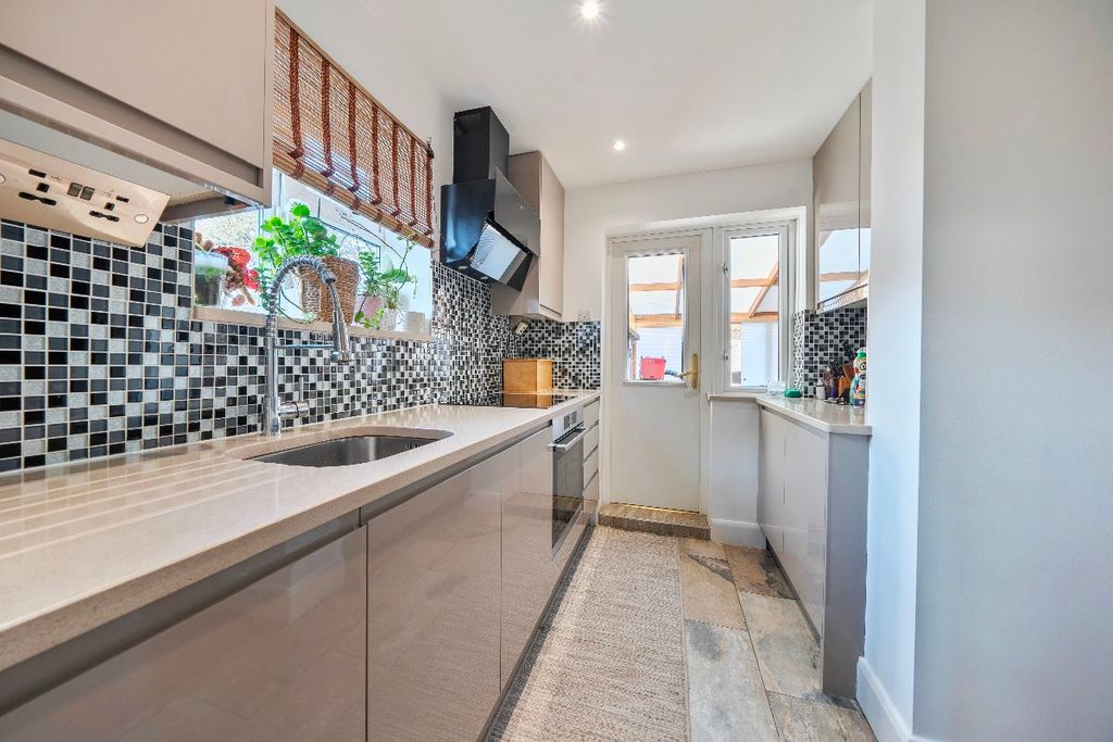Additional image 4 of 3 bed end terrace house for saleDagenham Road, Romford RM7