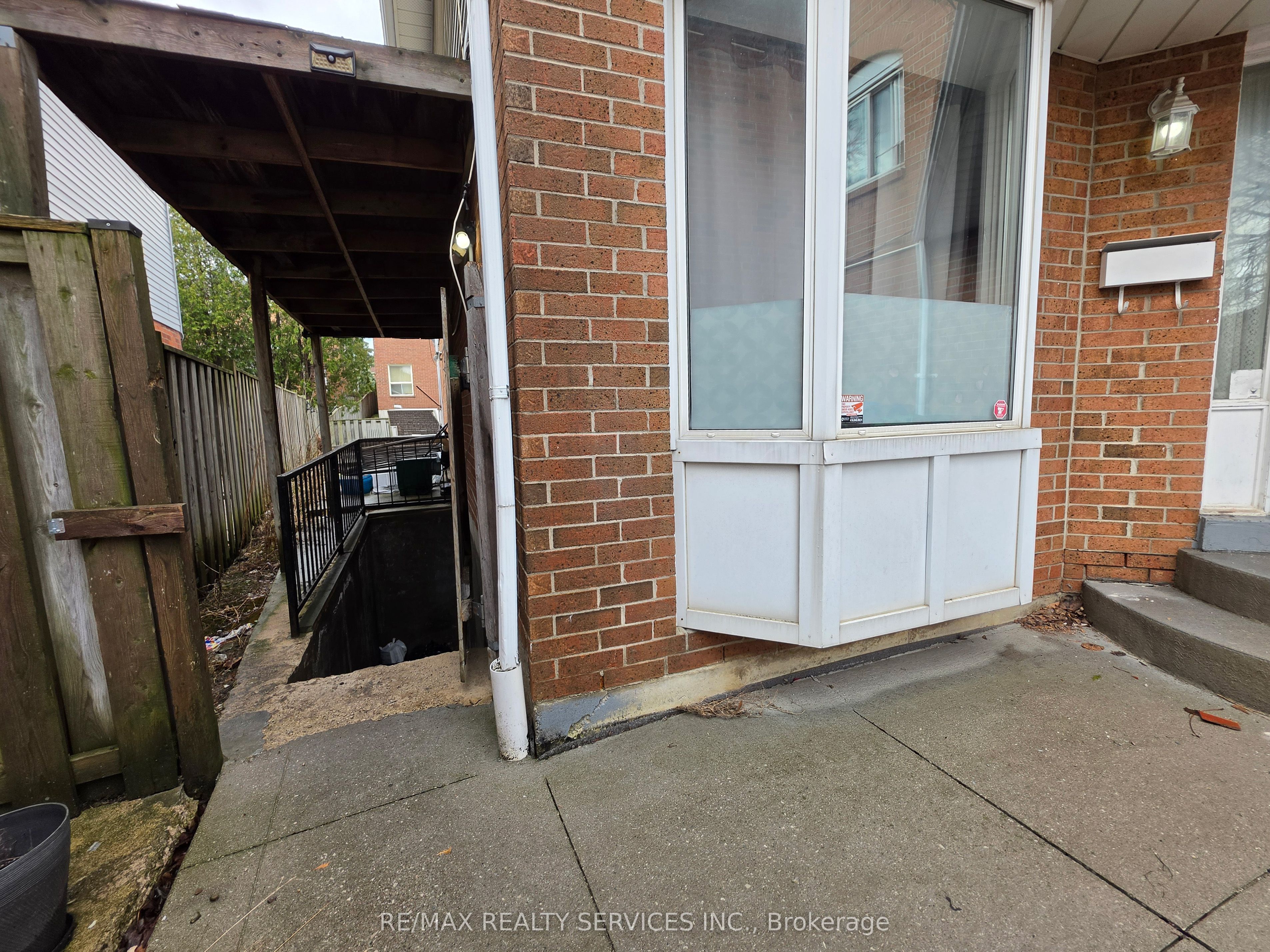 Additional image 3 of 377 Mill Street S, Brampton, ON, L6Y 3H6