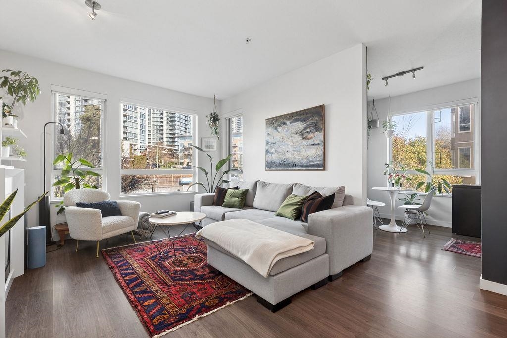 Additional image 4 of 207-217 8th Street W, North Vancouver, BC, V7M 0C2