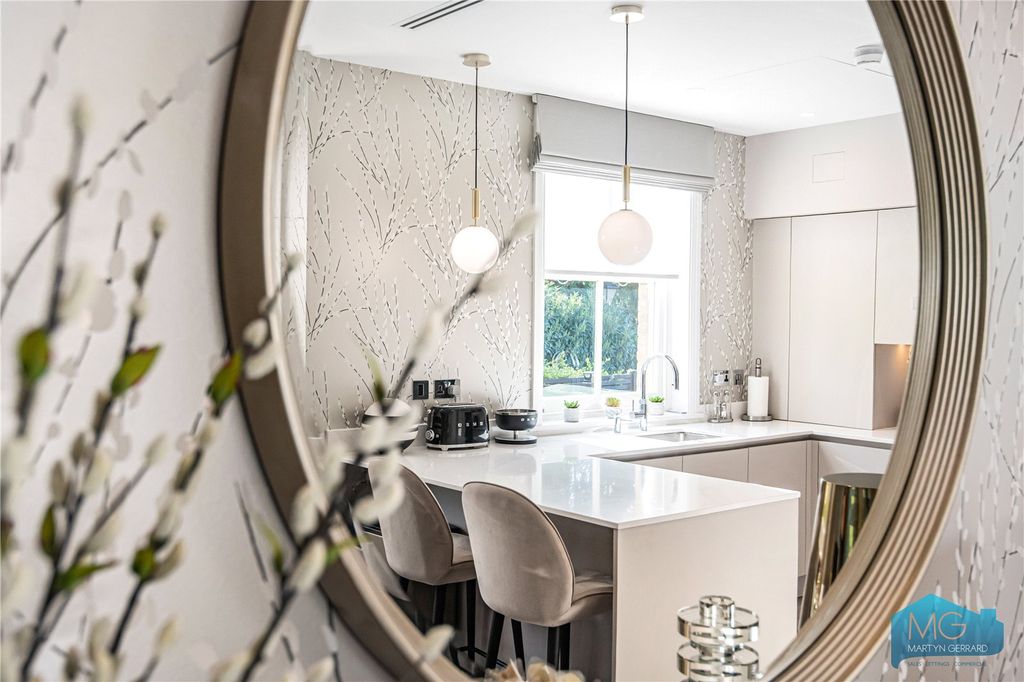 Additional image 16 of 2 bed flat for saleCamlet Way, Barnet EN4