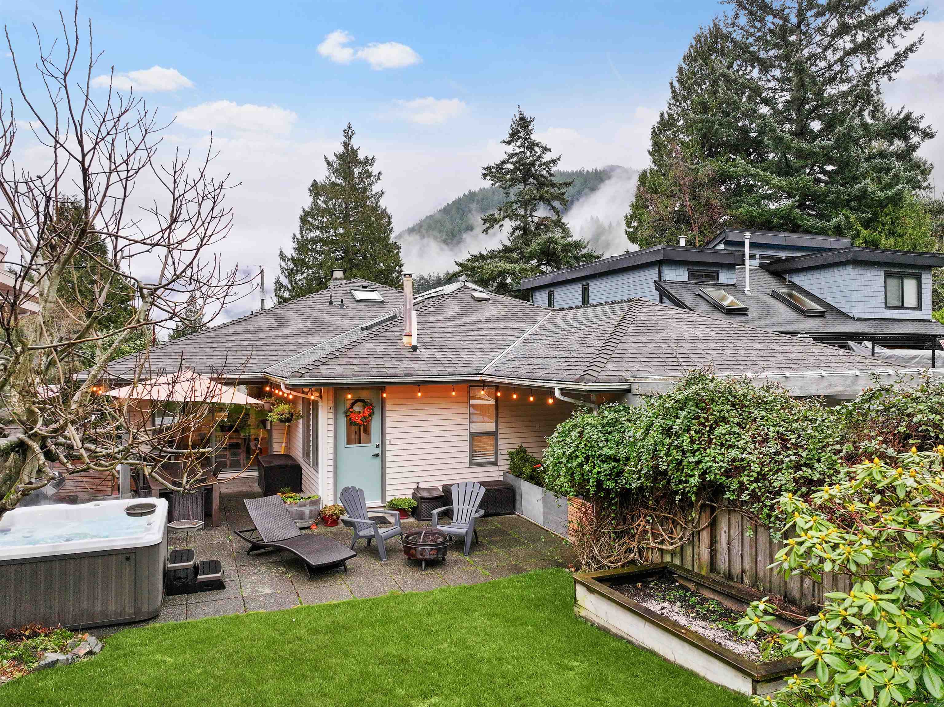 6422 Douglas Street, West Vancouver, BC, V7W 2G2