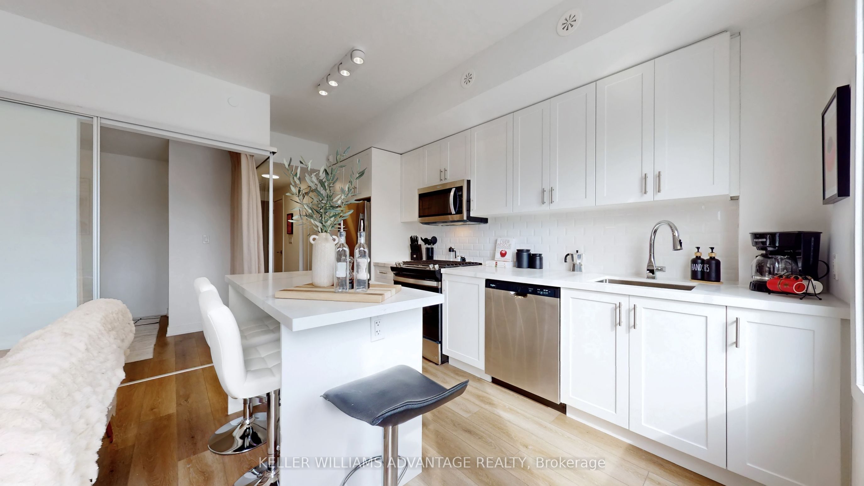 Additional image 6 of 2-1479 O'connor Drive, Toronto, ON, M4B 2V5