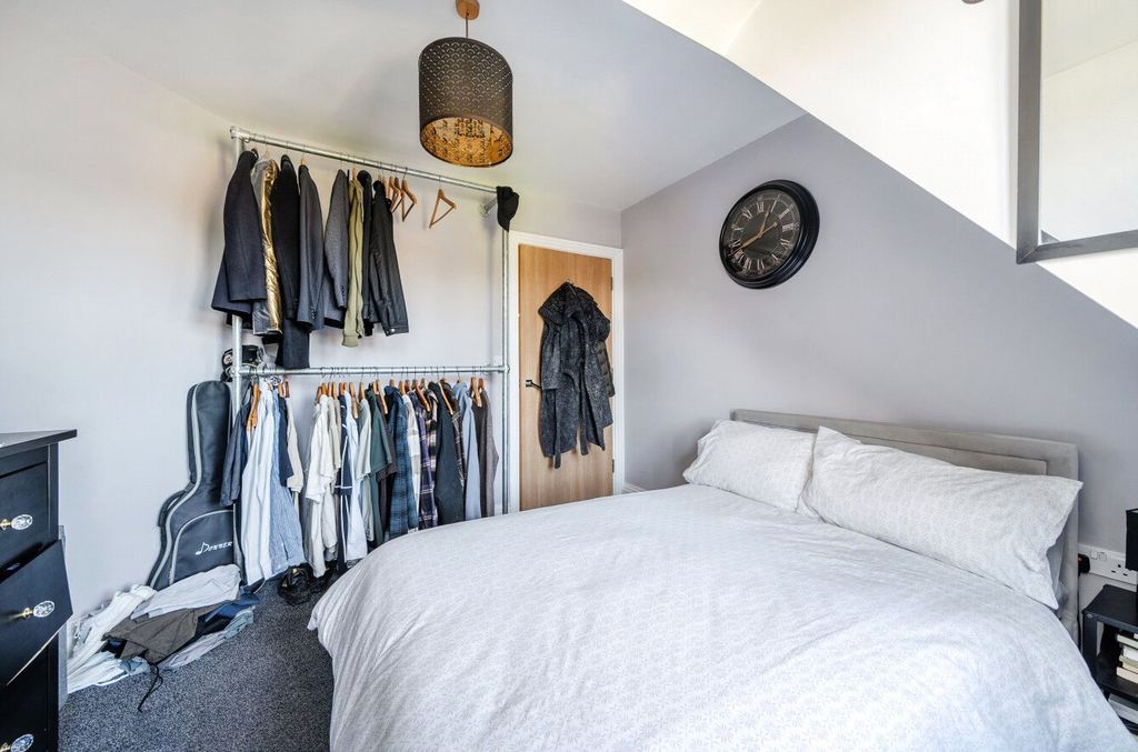 Additional image 7 of 2 bed flat for saleMagnolia Drive, Banstead, Surrey SM7