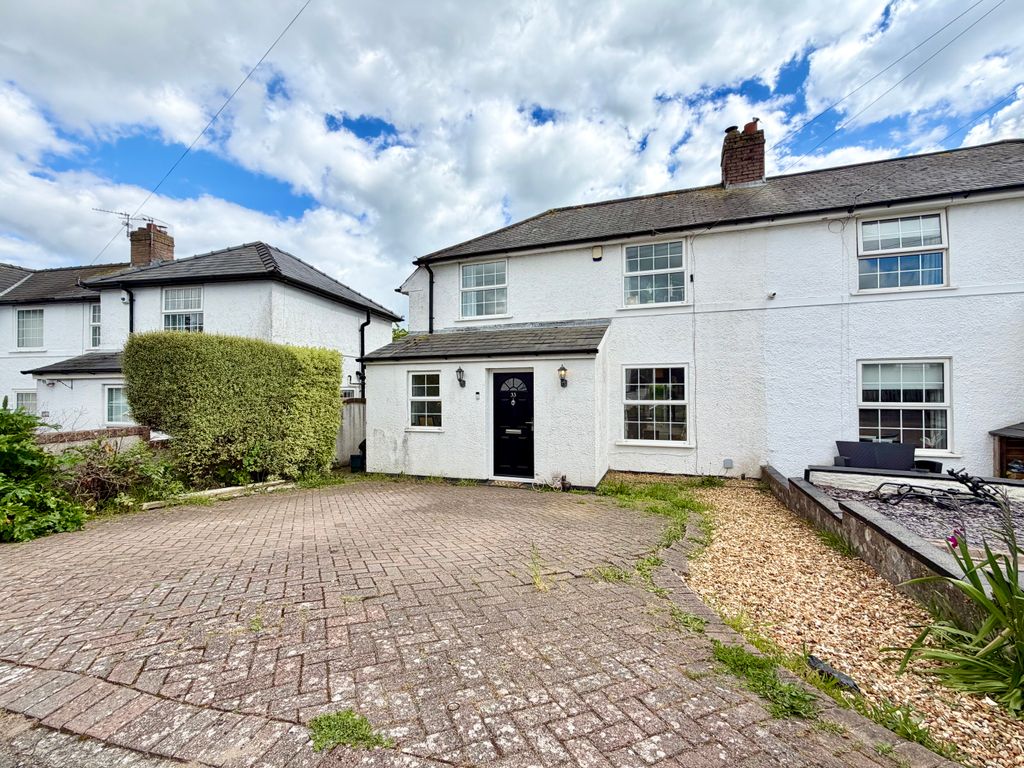 3 bed semi-detached house for saleTan Y Fron, Barry CF62