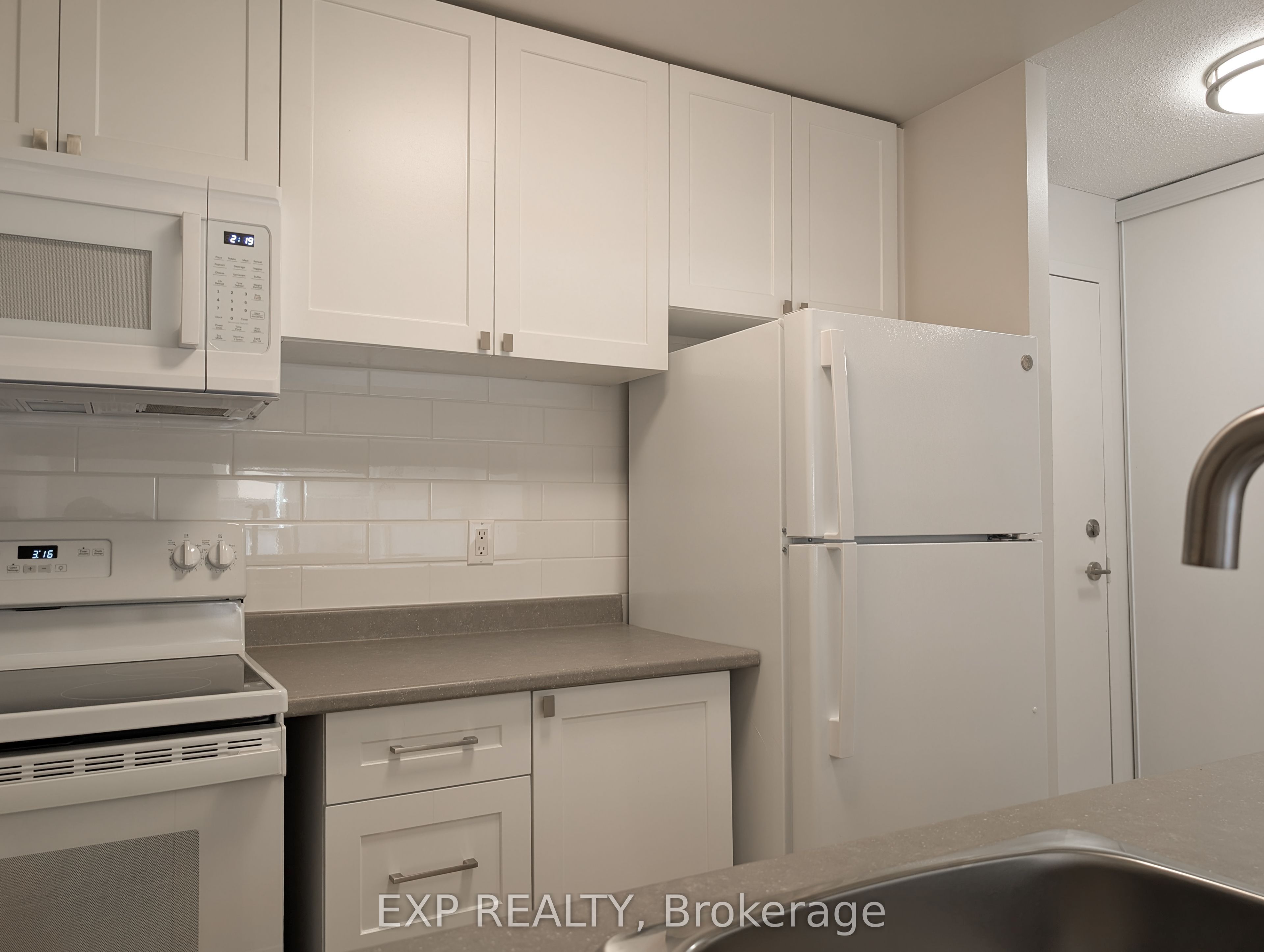 Additional image 3 of 107-1300 Richmond Road, Ottawa, ON, K2B 8L2
