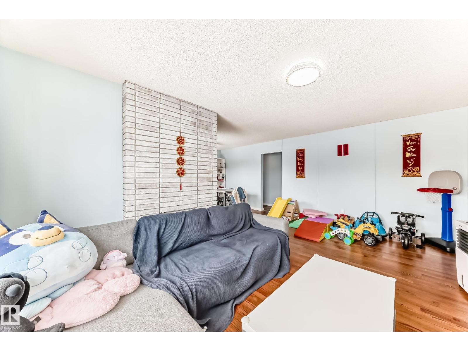 Additional image 5 of 10928 149 Street NW, Edmonton, AB, T5P1M6