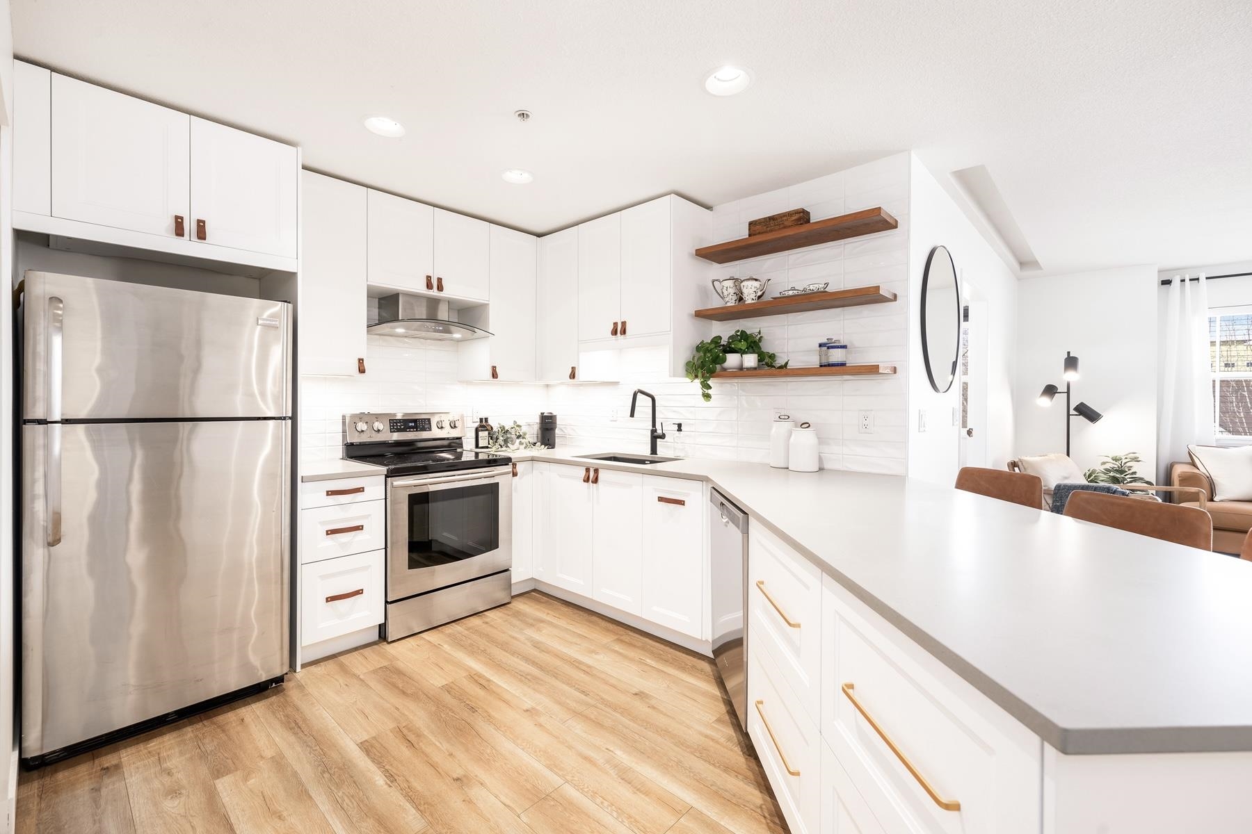 PH10-1702 56 Street, Tsawwassen, BC, V4L 2P5