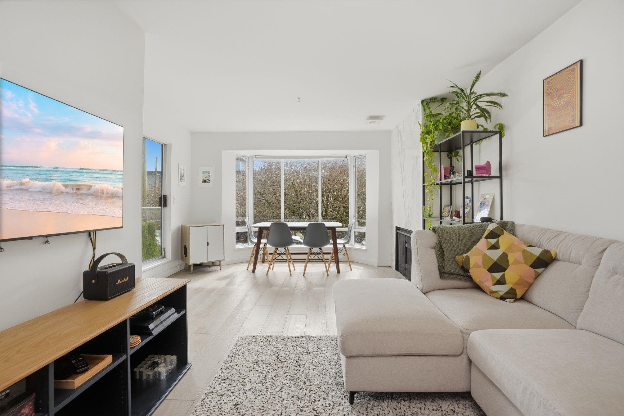 202-2195 5th Avenue W, Vancouver, BC, V6K 1S1