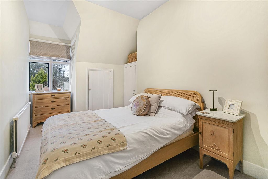 Additional image 31 of 6 bed semi-detached house for saleSt. Catherines Road, Broxbourne EN10