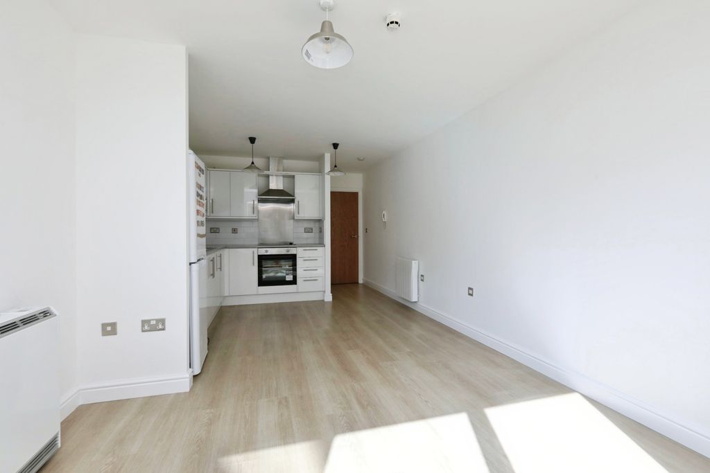 Additional image 7 of 1 bed flat for saleCamlough Walk, Chesterfield, Derbyshire S41