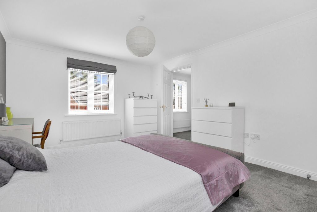 Additional image 19 of 5 bed detached house for saleConnaught Way, Alton GU34
