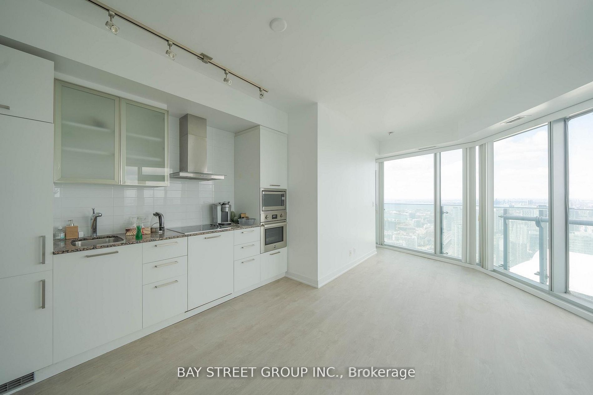 5607-12 York Street, Toronto, ON, M5J 2Z2