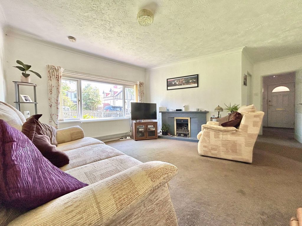 2 bed flat for saleGorlan, Conwy LL32 photo 2