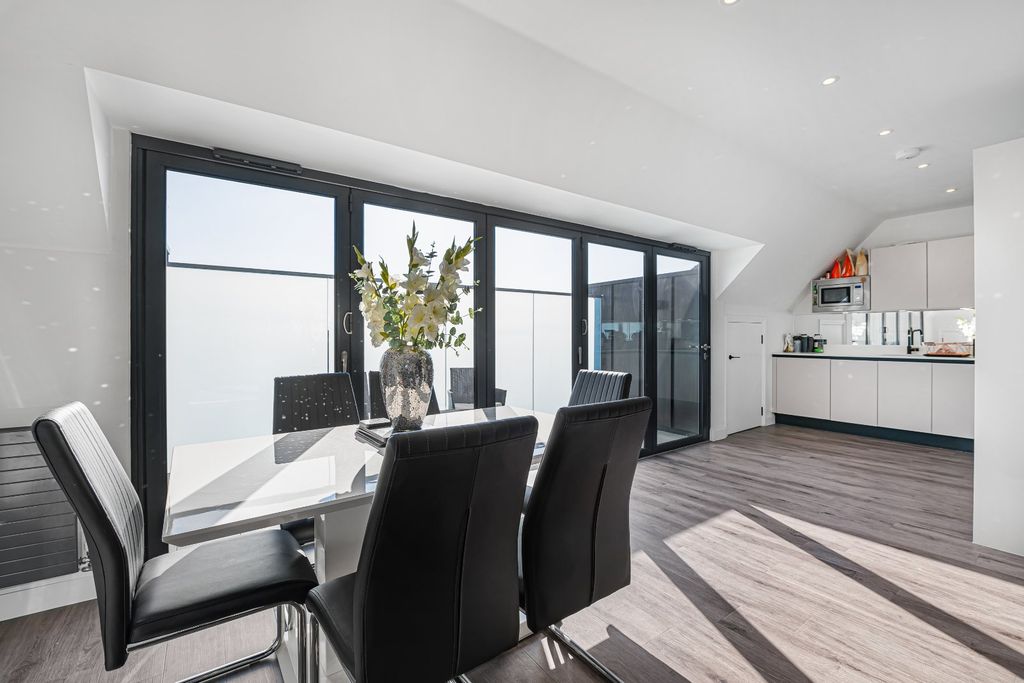 Additional image 14 of 2 bed flat for saleBrampton Road, Bexleyheath DA7