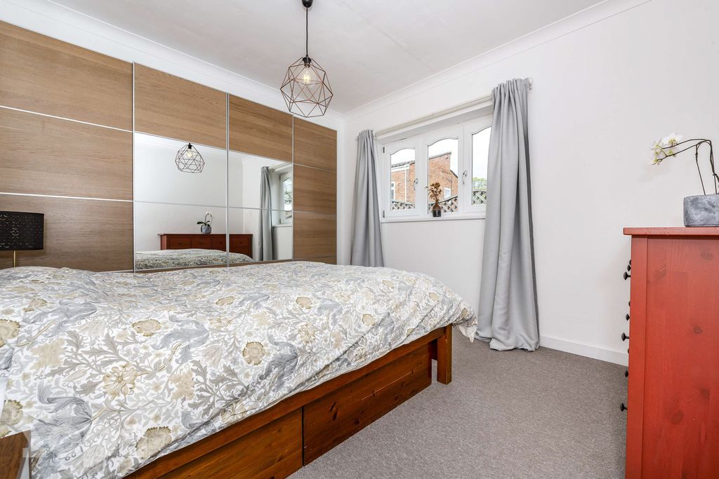 Additional image 8 of 4 bed detached bungalow for saleWoolwich Road, Belvedere DA17