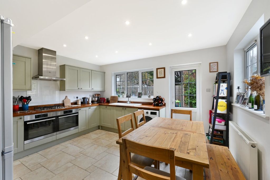 3 bed detached house for saleClock House Road, Beckenham BR3