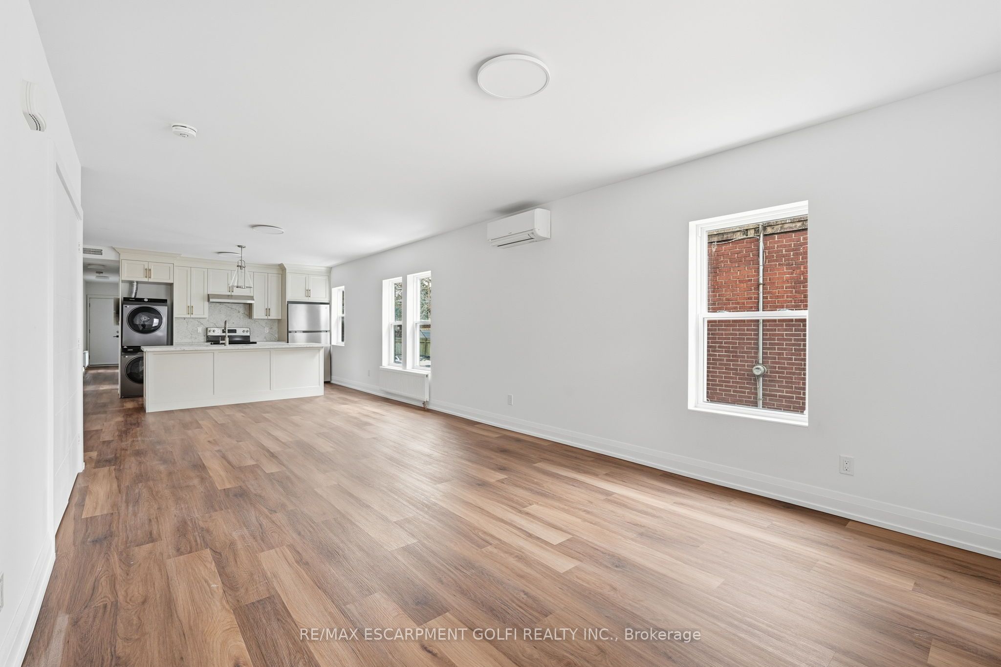 Additional image 4 of 2-4876 Simcoe Street, Niagara Falls, ON, L2E 1V9