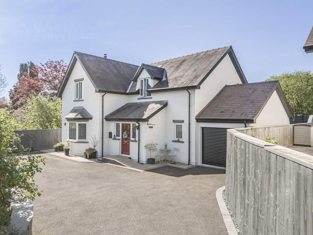 4 bed detached house for salePenybanc Road, Ammanford, Carmarthenshire SA18