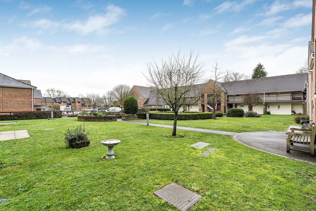 Additional image 10 of 2 bed flat for saleAdams Way, Alton, Hampshire GU34