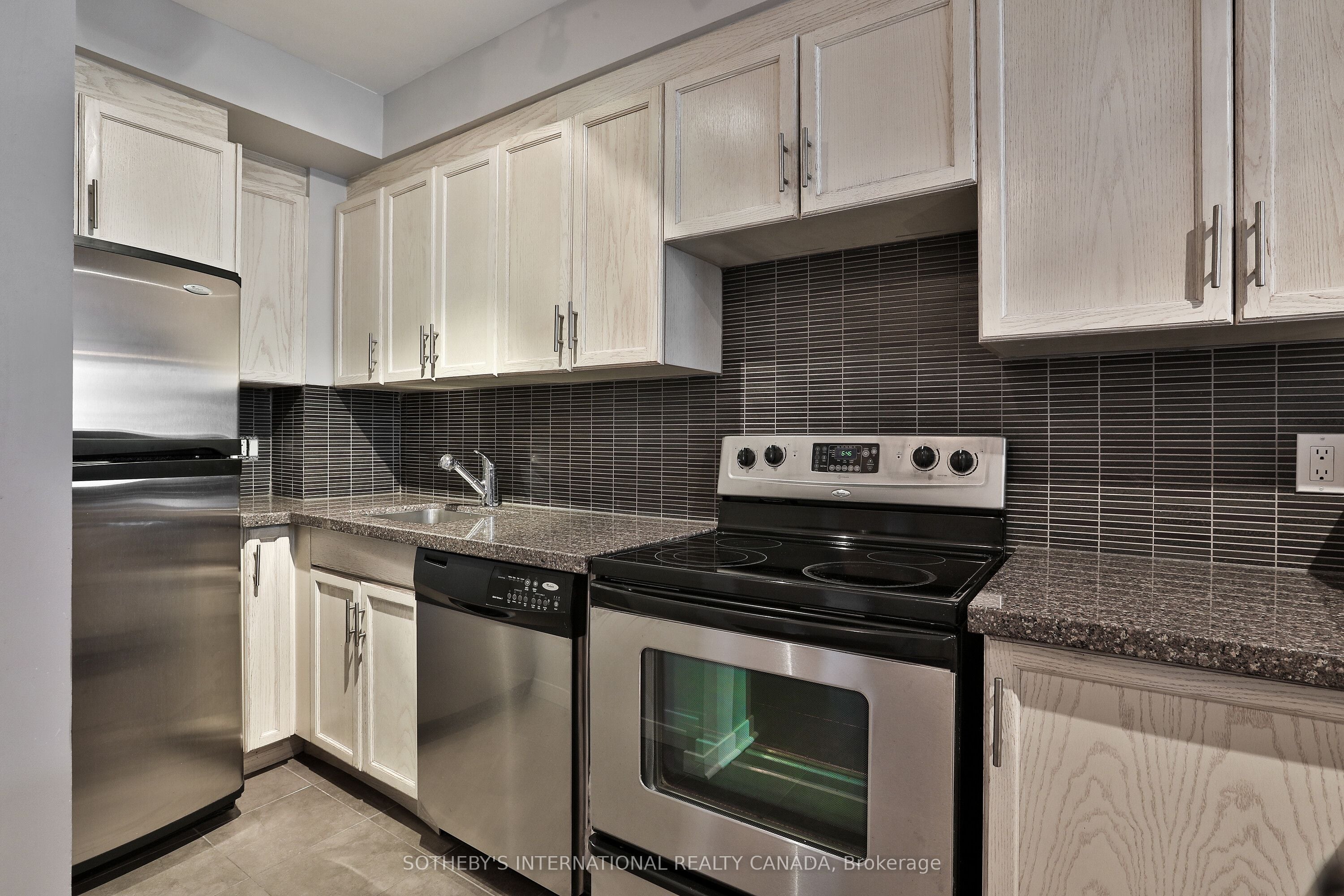 Additional image 3 of 704-284 Bloor Street W, Toronto, ON, M5S 3B8