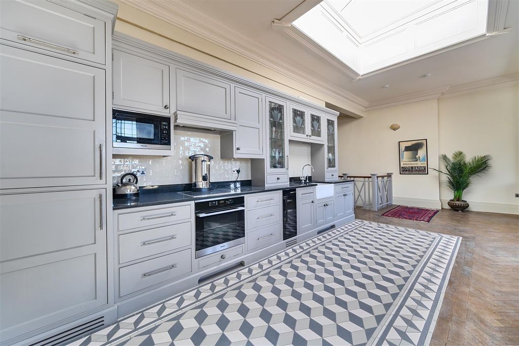 Additional image 7 of 2 bed flat for saleSouth Street, Bridport DT6