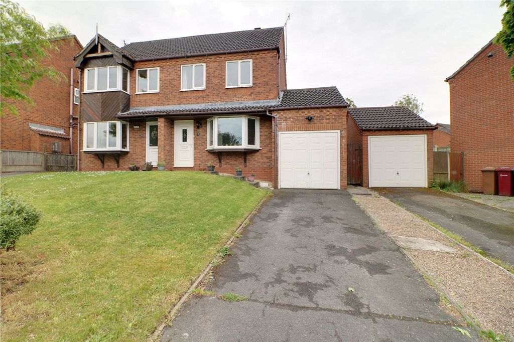 3 bed semi-detached house for saleSharpe Close, Barton-Upon-Humber DN18