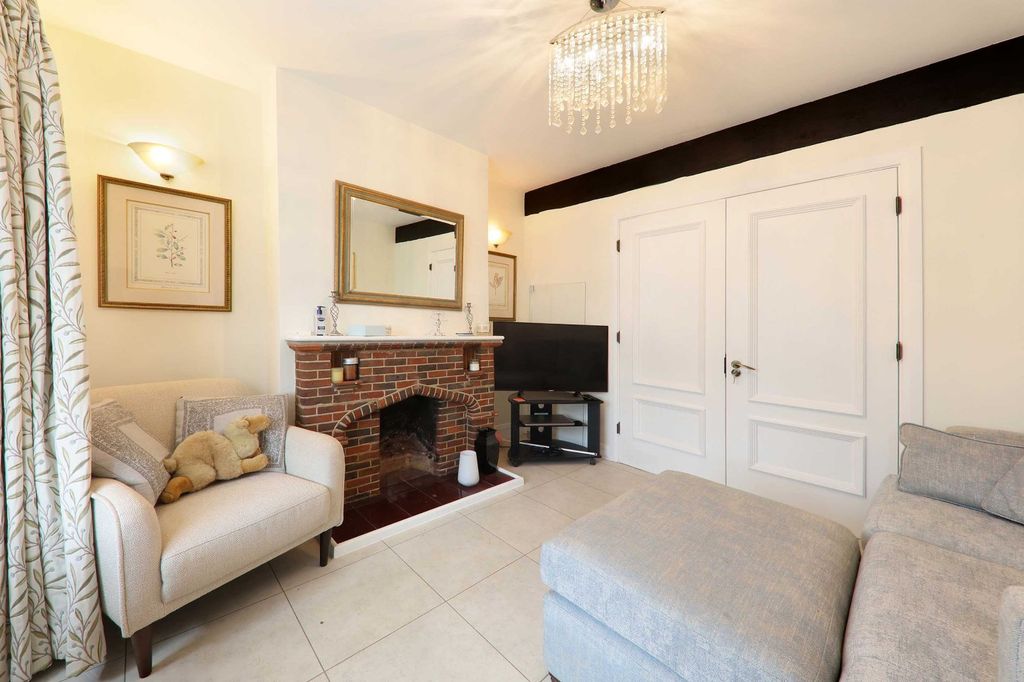 Additional image 5 of 2 bed semi-detached house for saleHorseshoe Crescent, Beaconsfield, Buckinghamshire HP9