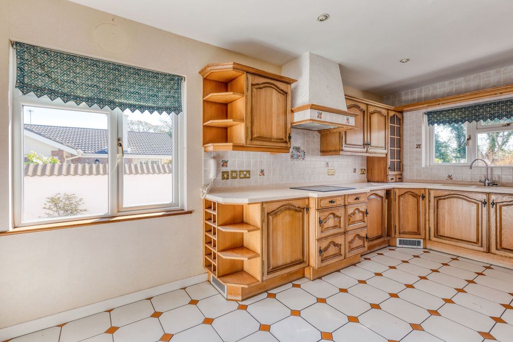 Additional image 7 of 3 bed bungalow for saleLe Parcot, La Longue Rue, St Martin JE3