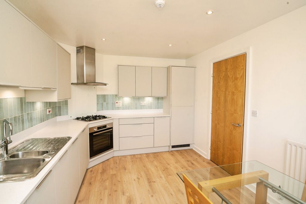 Additional image 4 of 2 bed flat for saleForio House, Ffordd Garthorne, Cardiff CF10