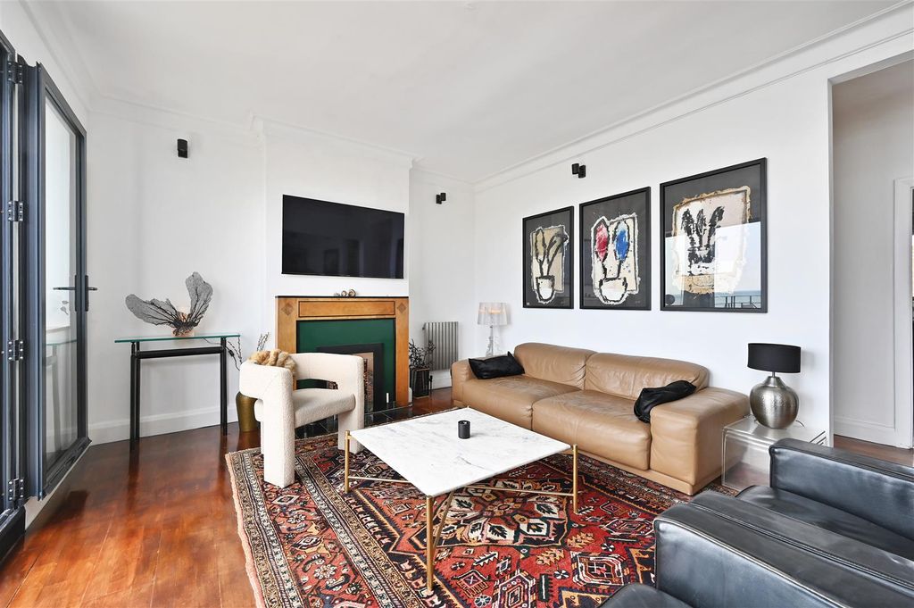 Additional image 16 of 3 bed flat for saleDe La Warr Parade, Bexhill-On-Sea TN40